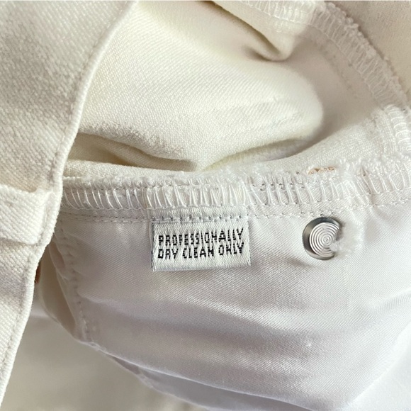 St. John Sports by Marie Gray Mid Rise Straight Leg Jeans White 12 26538 - Picture 8 of 8